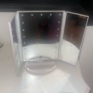 led light mirror